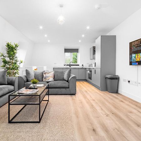 Stylish 2 Bedroom Apartment - Balcony - Secure Parking - Top Rated - 5Mc Бирмингам Екстериор снимка