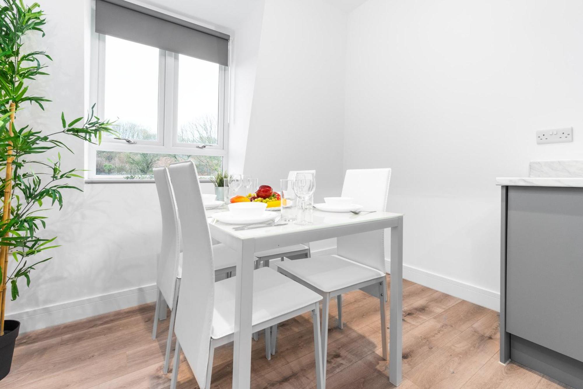 Stylish 2 Bedroom Apartment - Balcony - Secure Parking - Top Rated - 5Mc Бирмингам Екстериор снимка