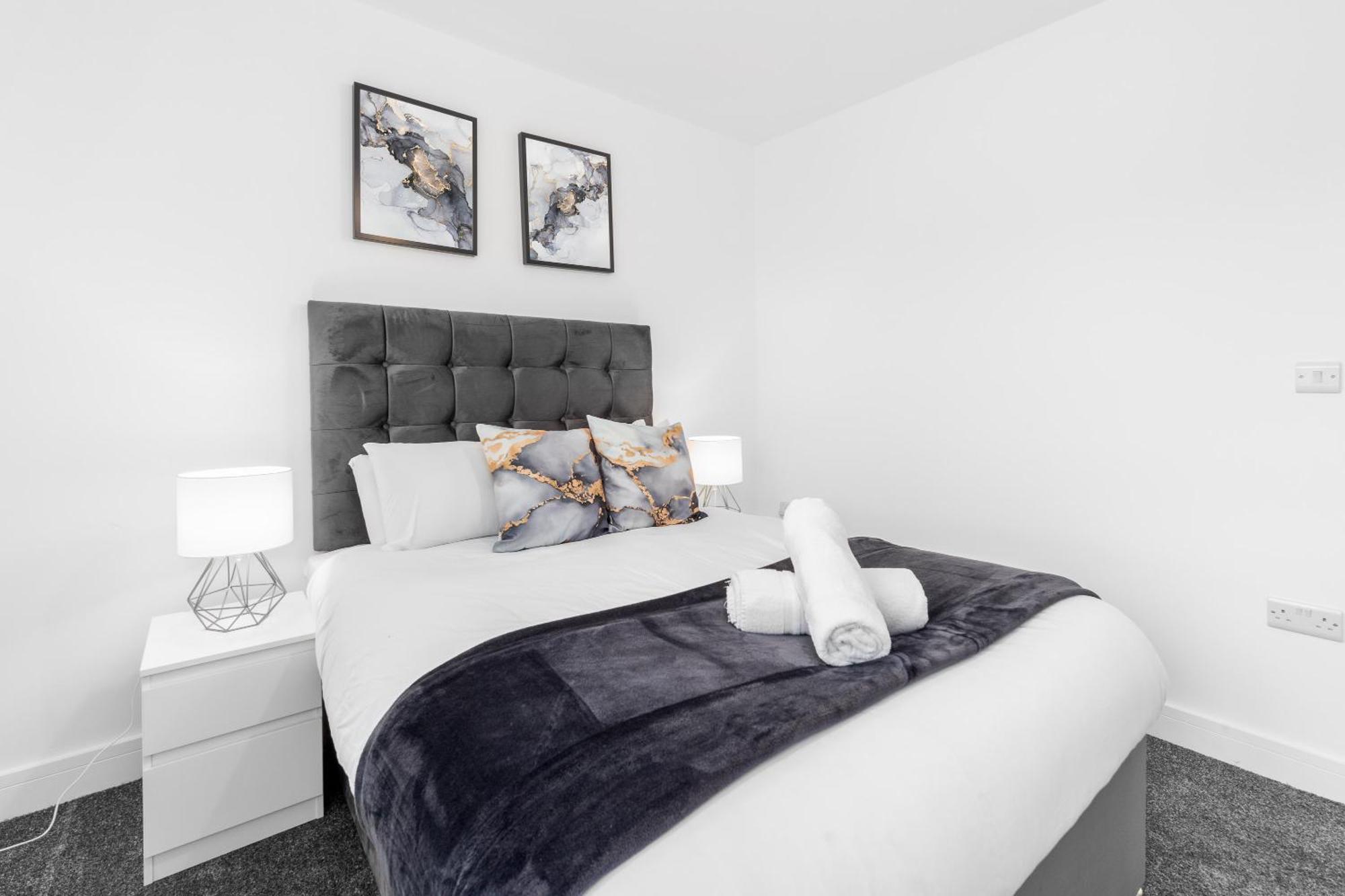 Stylish 2 Bedroom Apartment - Balcony - Secure Parking - Top Rated - 5Mc Бирмингам Екстериор снимка