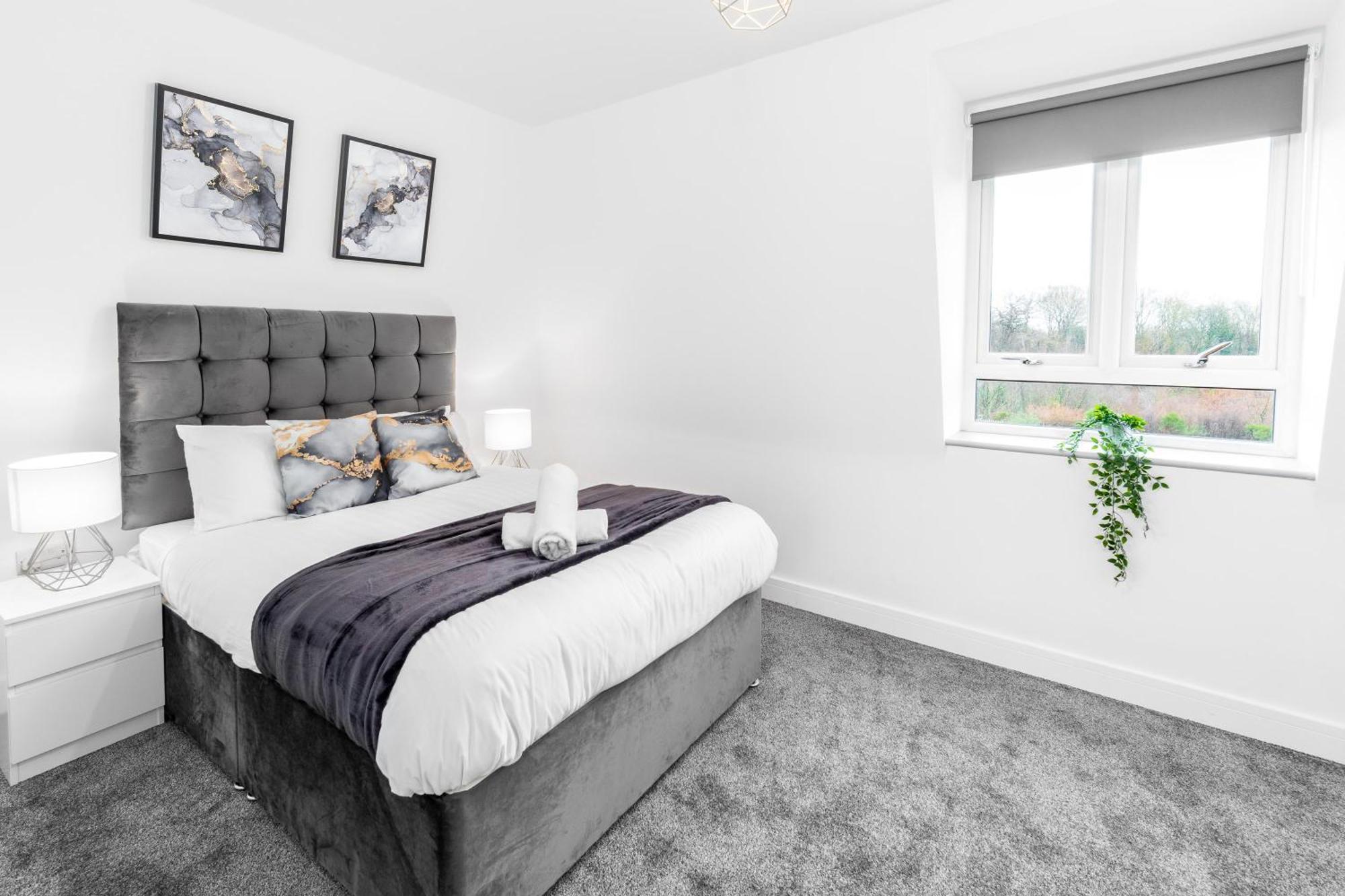 Stylish 2 Bedroom Apartment - Balcony - Secure Parking - Top Rated - 5Mc Бирмингам Екстериор снимка